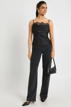boohoo Camisole en satin et dentelle à encolure drapée<Femme Satin Et Dentelle|Tops