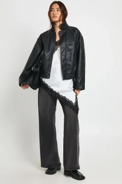 Caraco Long en Satin avec Détails en Dentelle Contrastée