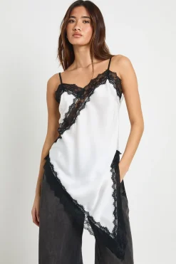Caraco Long en Satin avec Détails en Dentelle Contrastée