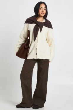 Cardigan Boyfriend Oversize en Maille Bouclé avec Patte de Boutonnage Dissimulée