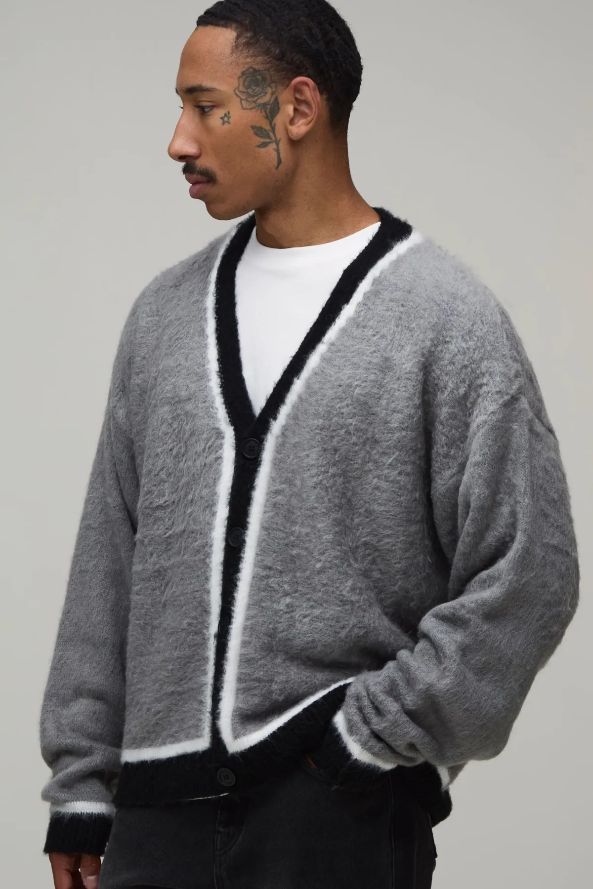 boohooMAN Cardigan En Maille Brossée À Coupe Ample Décontractée Avec Détails Contrastés<Homme Maille|Mailles