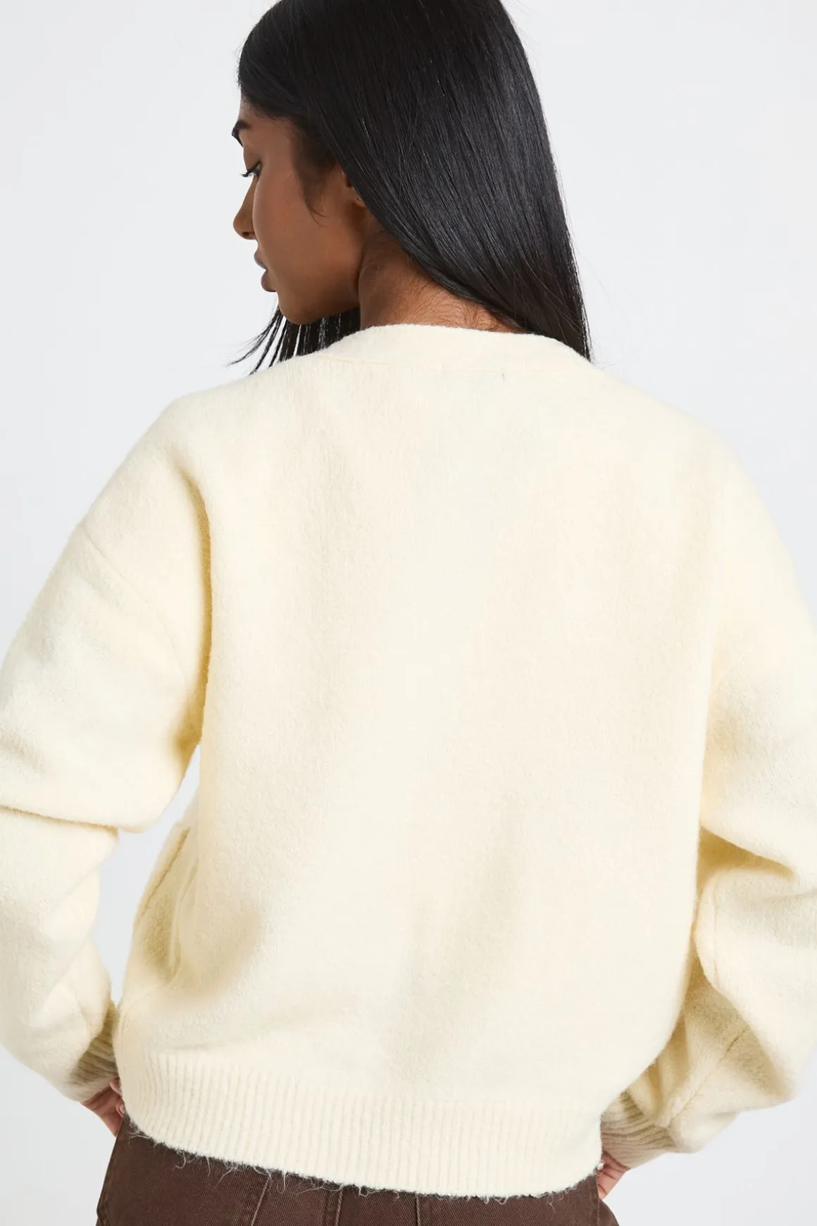 Cardigan En Maille Douce Col V Avec Poches Plaquées