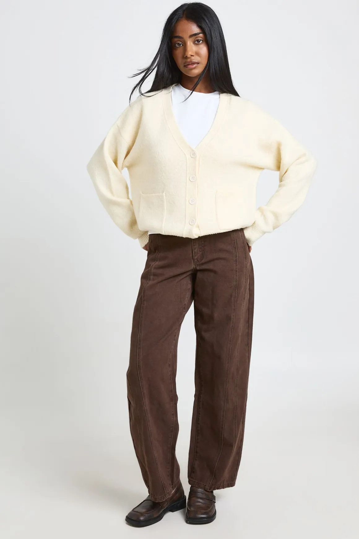 Cardigan En Maille Douce Col V Avec Poches Plaquées