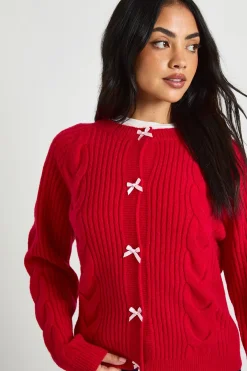 boohoo Cardigan en maille torsadée avec détail de bouton nœud<Femme Pulls Et Gilets|Toutes Les Mailles
