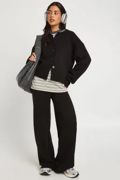 Cardigan tricoté à col rond de coupe boxy et pantalon à jambes larges coordonnés