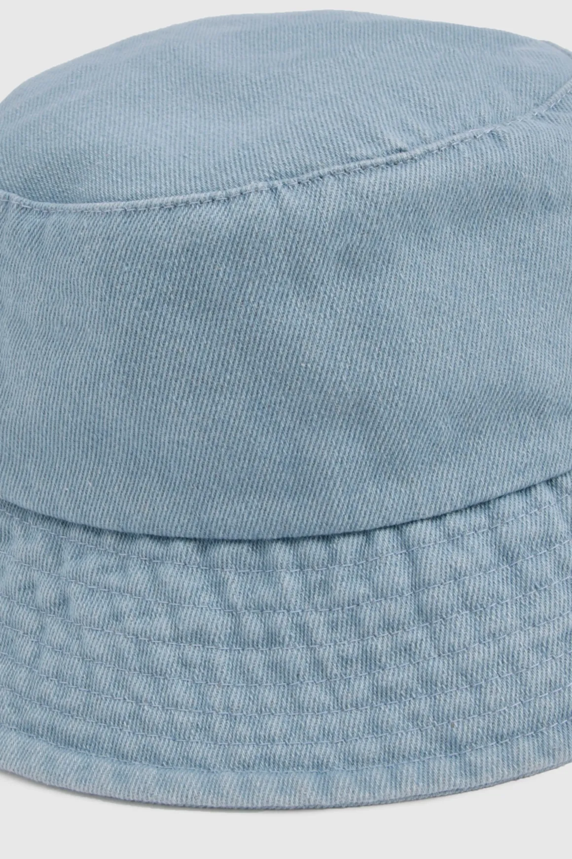 Chapeau seau en denim délavé