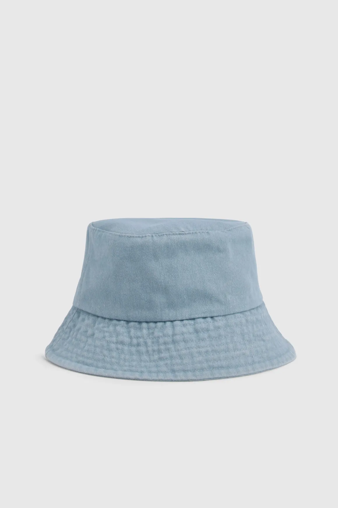 Chapeau seau en denim délavé