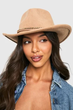 Chapeau Western avec détail de garniture tressée