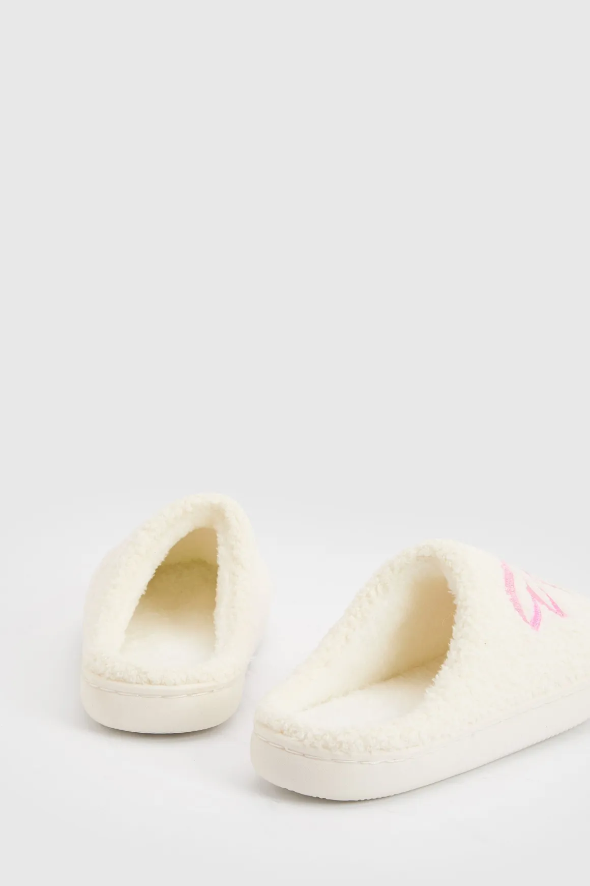 Chaussons Moelleux Brodés Avec Nœud