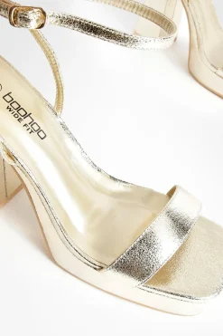 Chaussure plateforme minimaliste à large ajustement avec bout carré métallique