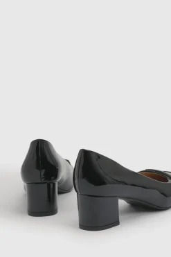 Chaussures De Cour Danny En Synthétiquecuir Verni À Bout Carré Avec Boucle Recouverte Et Talon Bloc Moyen