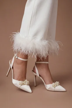 Chaussures De Mariée Hollie À Talon Aiguille Haut En Satin Avec Détail De Perles Et Bride Arrière Avec Semelle Confort