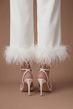 Chaussures De Mariée Hollie À Talon Aiguille Haut En Satin Avec Détail De Perles Et Bride Arrière Avec Semelle Confort