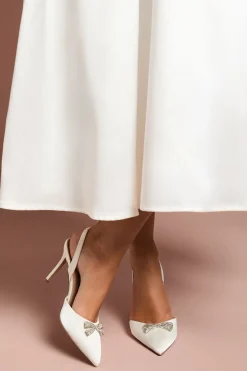 Chaussures de Mariée Scarlett à Talon Aiguille Haut avec Bride Arrière en Satin, Broche Nœud Diamanté et Coupe Large