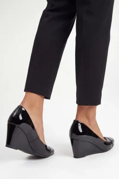 Chaussures De Ville À Bout Amande Avec Empiècement, Talon Compensé Moyen, Coupe Large