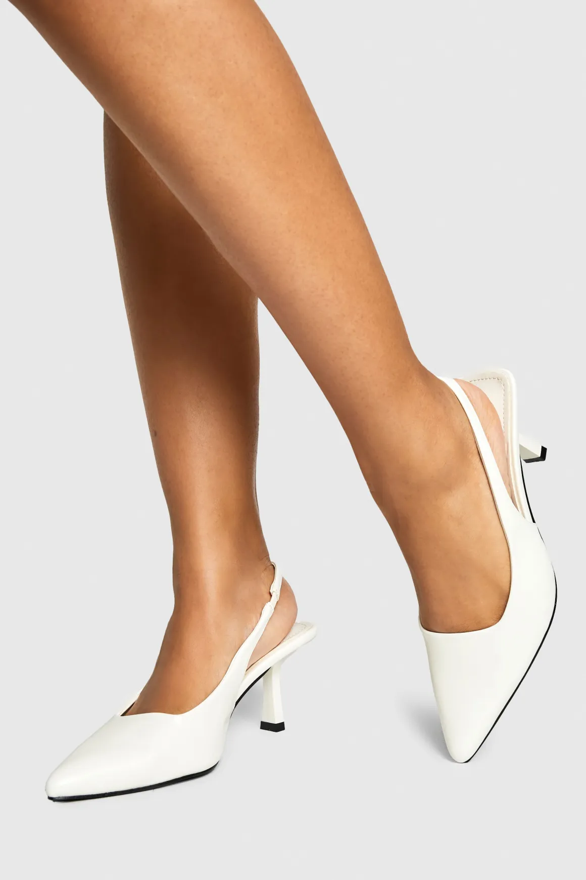 Chaussures de ville pour pieds larges à bride arrière et à talon aiguille bas