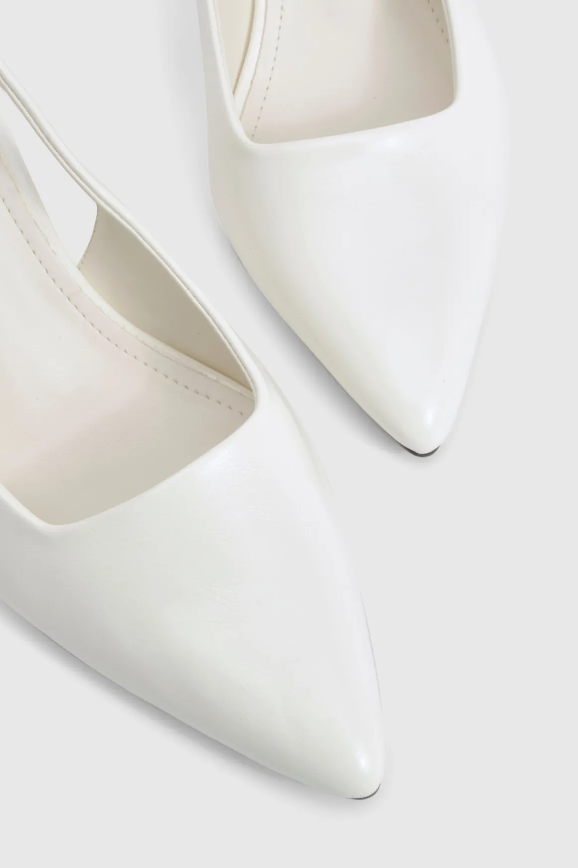 Chaussures de ville pour pieds larges à bride arrière et à talon aiguille bas