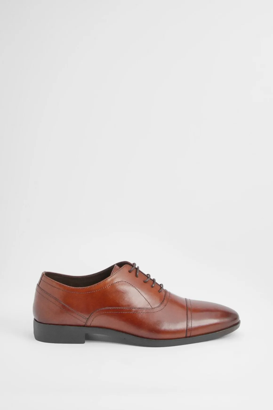 Chaussures Oxford Richelieu en Cuir Tan avec Bout Rapporté