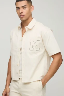 Chemise brodée à manches courtes oversize et coupe boxy