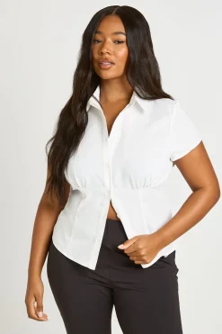 boohoo Chemise Cintrée Grande Taille À Manches Courtes<Femme Tops