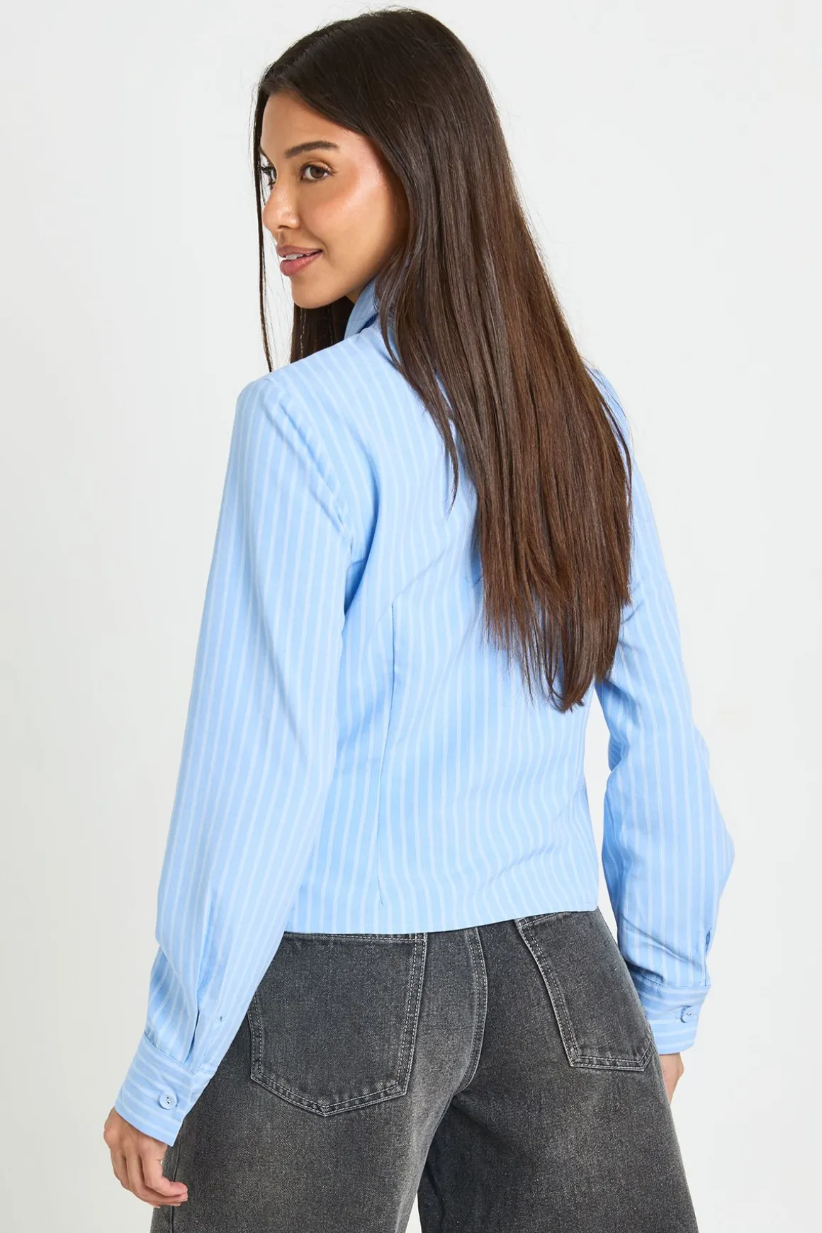 Chemise Cintrée À Rayures Avec Détail Cravate