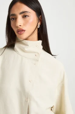Chemise À Col Montant Pêché Avec Boutonnage Asymétrique
