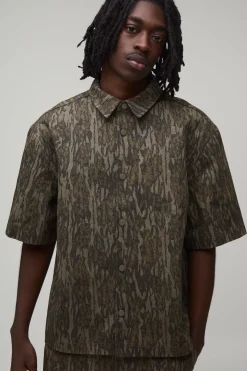 Chemise Coordonnée Surdimensionnée À Manches Courtes Imprimé Camouflage Abstrait