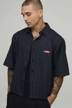 boohooMAN Chemise Courte Boxy À Rayures Monochromes Avec Empiècement Et Manches Courtes<Homme Chemises