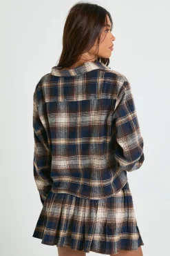 boohoo Chemise crop boxy longue à motif carreaux<Femme Tops D’Automne|Looks De Rentrée