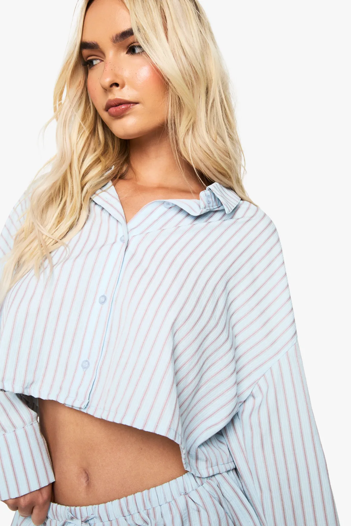 Chemise crop à rayures en seersucker