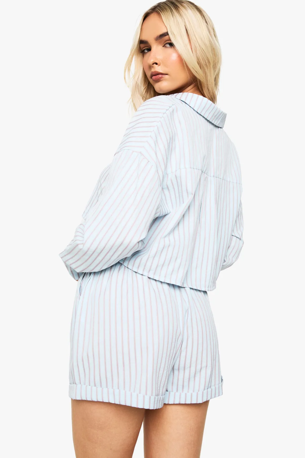 Chemise crop à rayures en seersucker