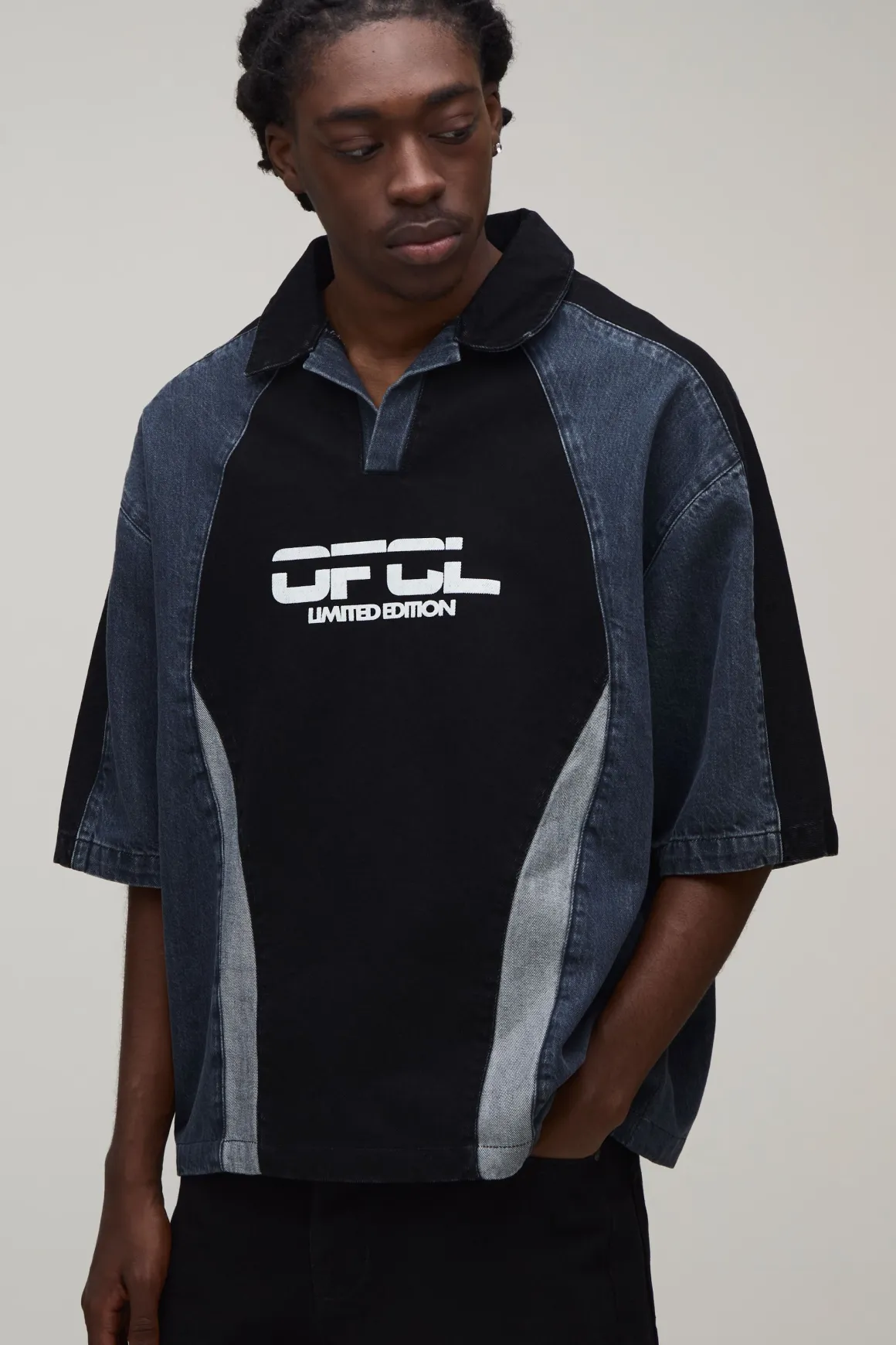 Chemise De Football En Denim À Panneaux Brodée Ofcl