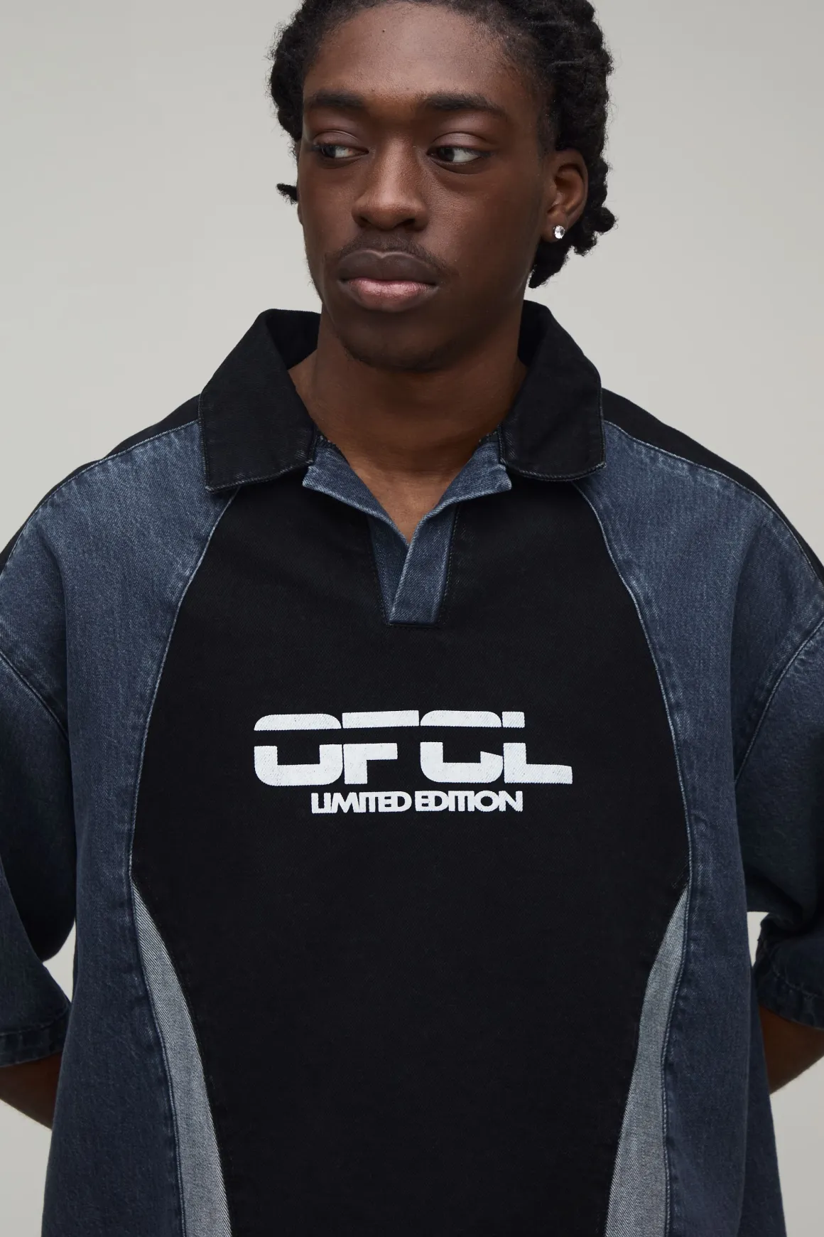 Chemise De Football En Denim À Panneaux Brodée Ofcl