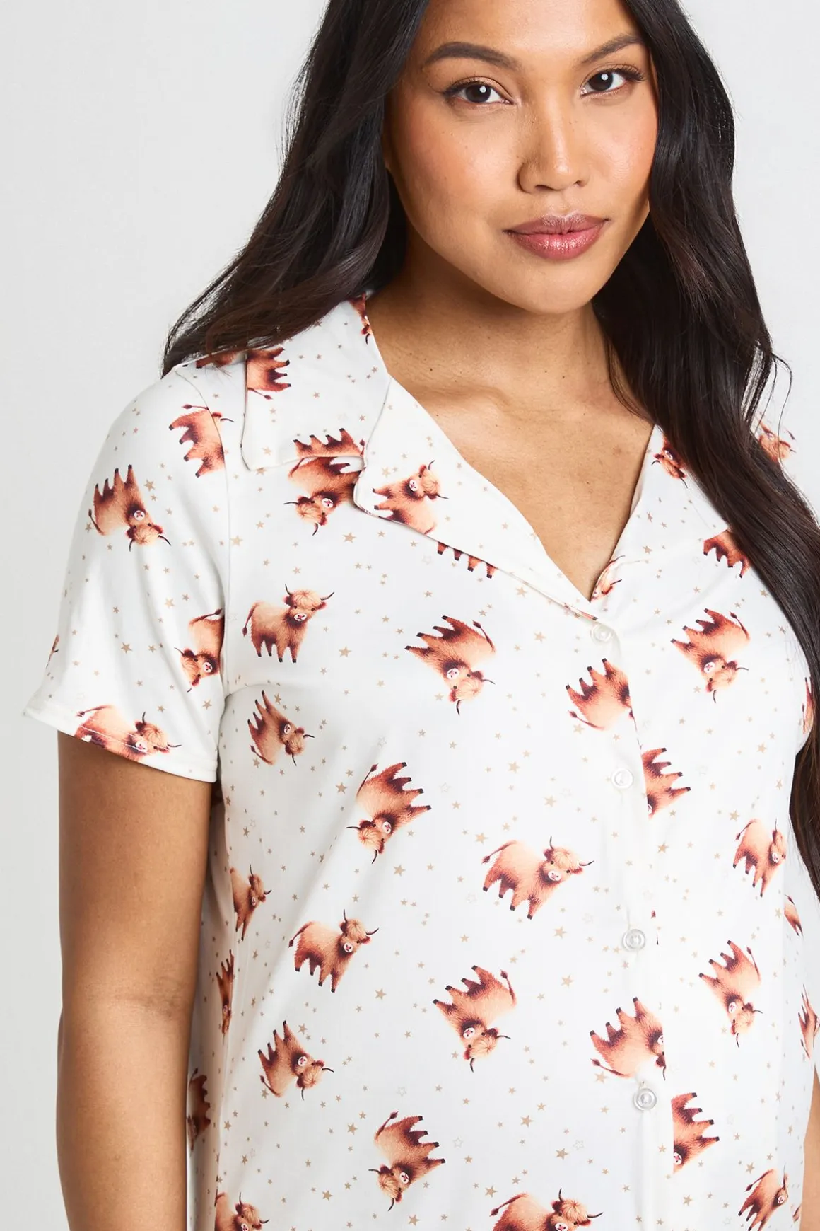 Chemise De Nuit De Maternité À Col Avec Boutons Et Imprimé Vache Highland