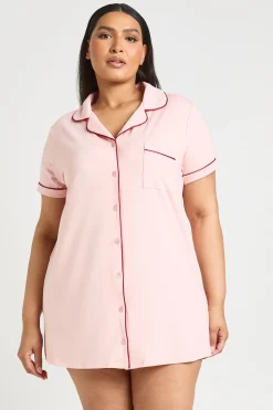 Chemise De Nuit Grande Taille À Manches Courtes Avec Détail De Passepoil