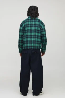 boohooMAN Chemise de travail à carreaux, coupe régulière, en tissu épais avec poches<Homme Chemises