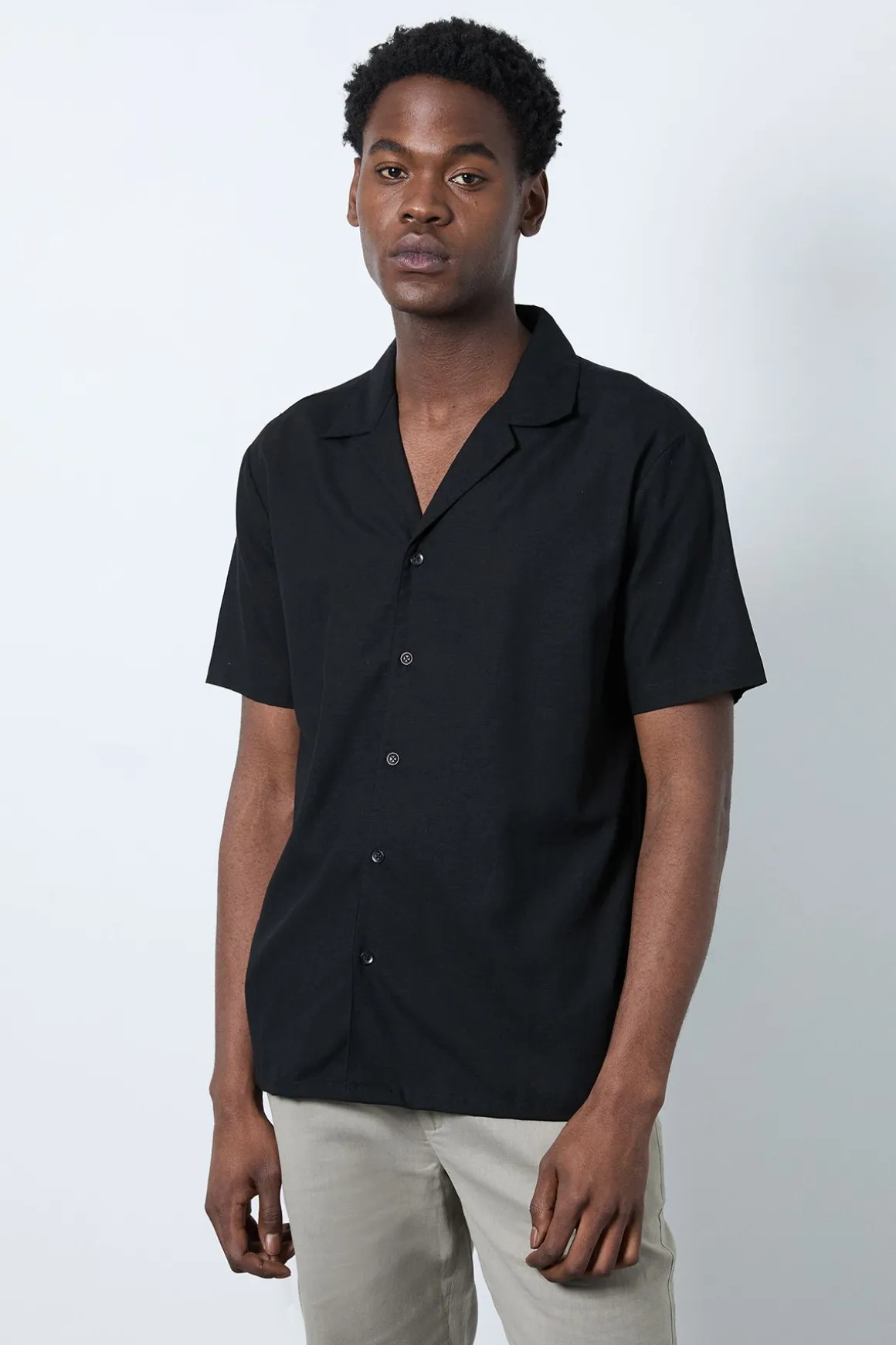 Chemise De Villégiature À Manches Courtes En Mélange De Lin Noir
