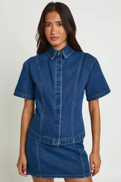 Chemise En Denim Cintrée À Patte De Boutonnage Dissimulée