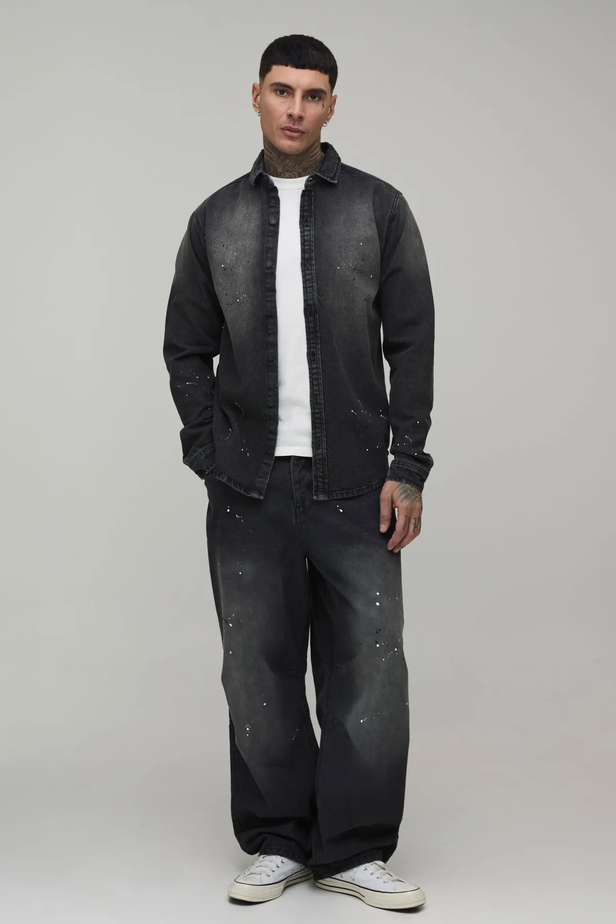 boohooMAN Chemise En Denim Délavé À Éclaboussures De Peinture Coupe Droite Régulière Haute<Homme Denim|Tout Afficher