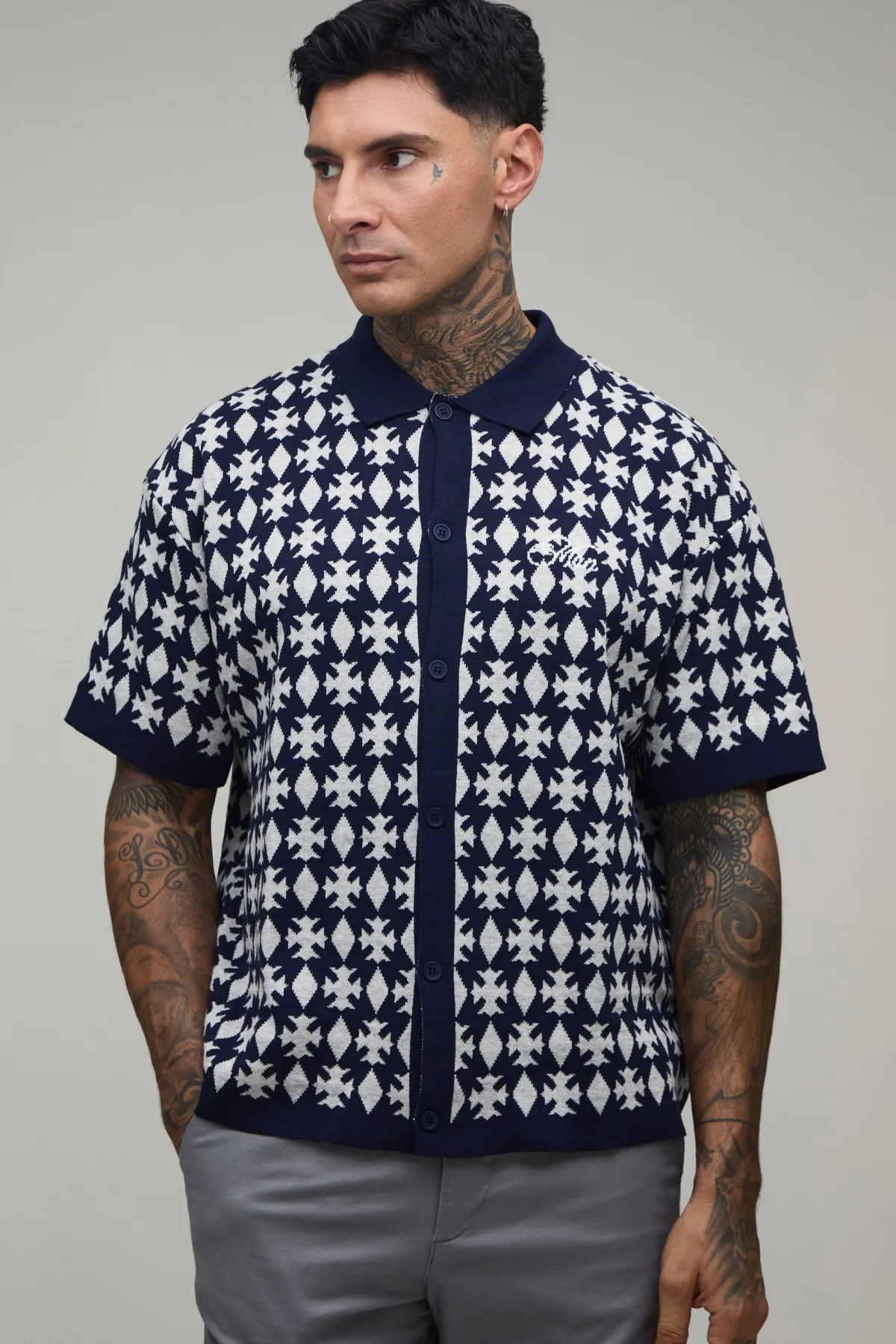 boohooMAN Chemise En Maille Jacquard À Patchs Coupe Boxy Décontractée Pour Homme Grand<Homme Tout Afficher|Tenues De Soirée Tall