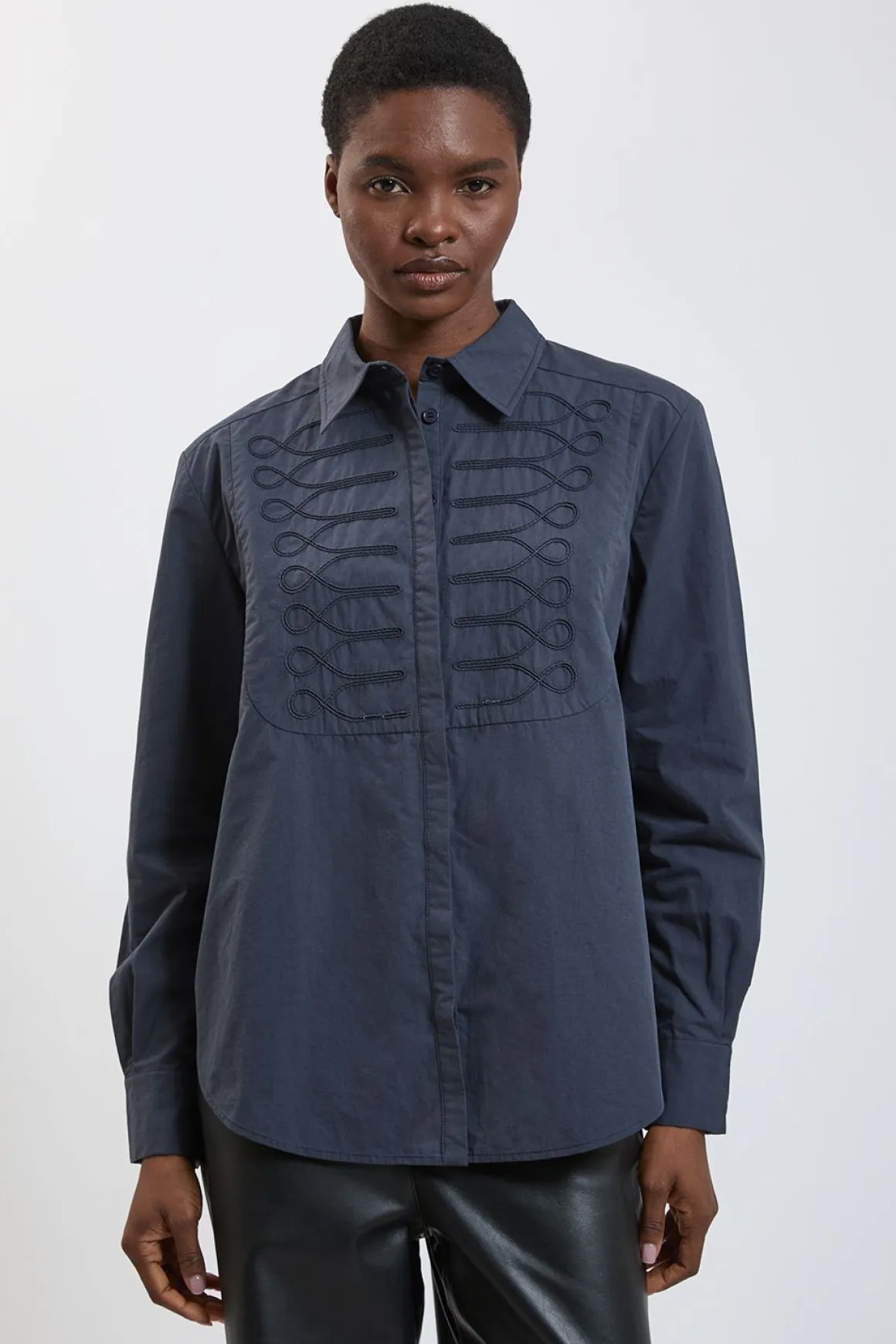 Chemise En Popeline De Coton Avec Détails De Coutures Militaires