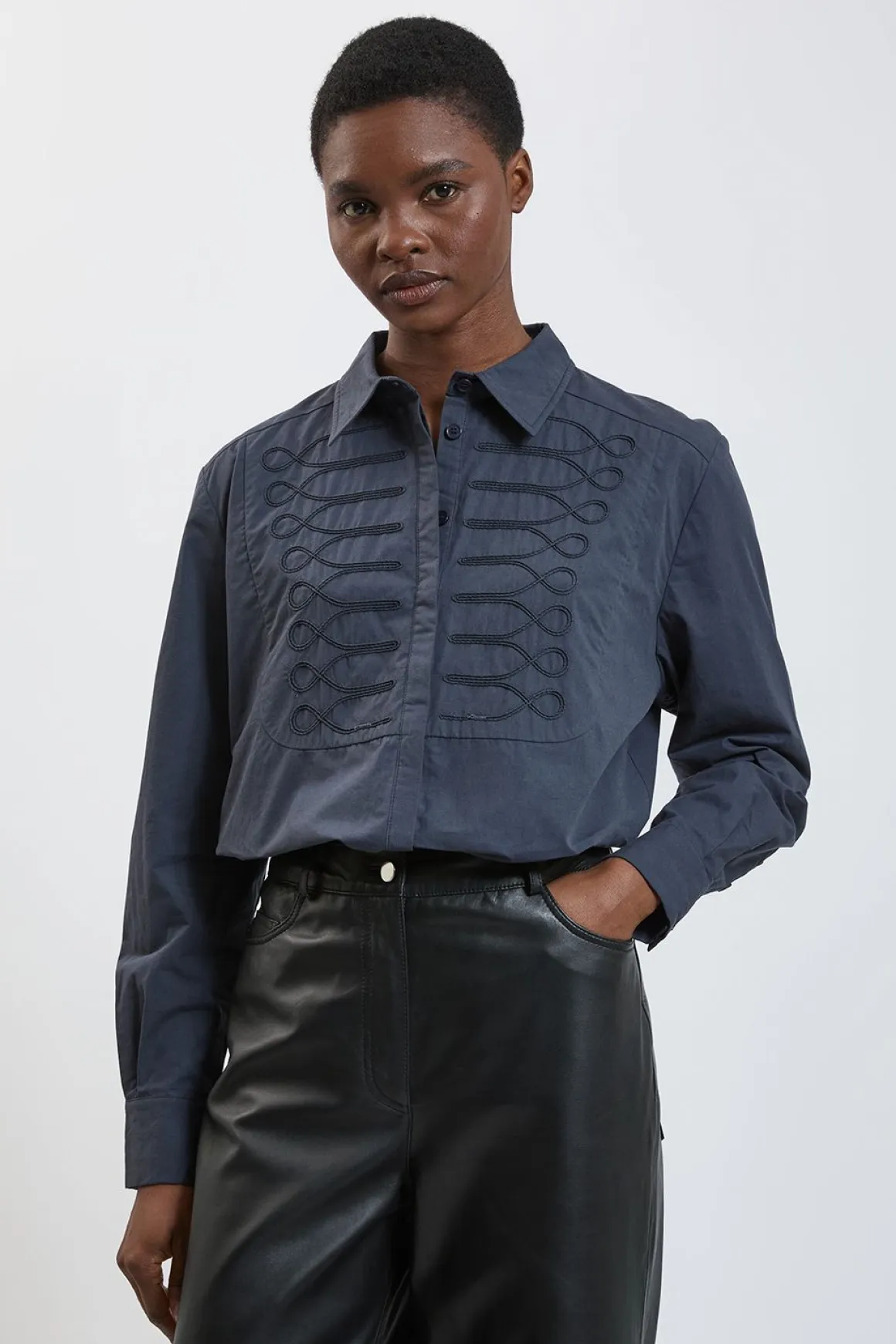 Chemise En Popeline De Coton Avec Détails De Coutures Militaires