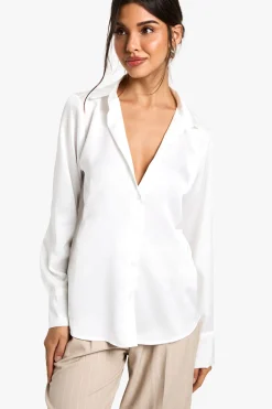 boohoo Chemise en satin à boutons et col en V<Femme Satin Et Dentelle|Tops