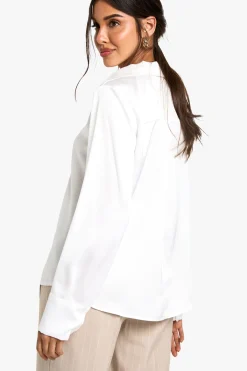 boohoo Chemise en satin à boutons et col en V<Femme Satin Et Dentelle|Tops