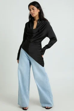 Chemise En Satin À Col Bénitier