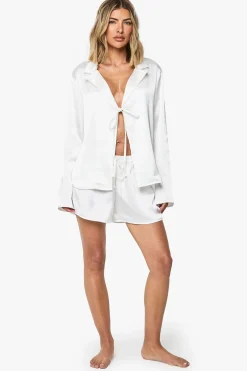 Chemise en satin de mariée
