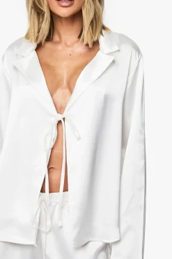 Chemise en satin de mariée