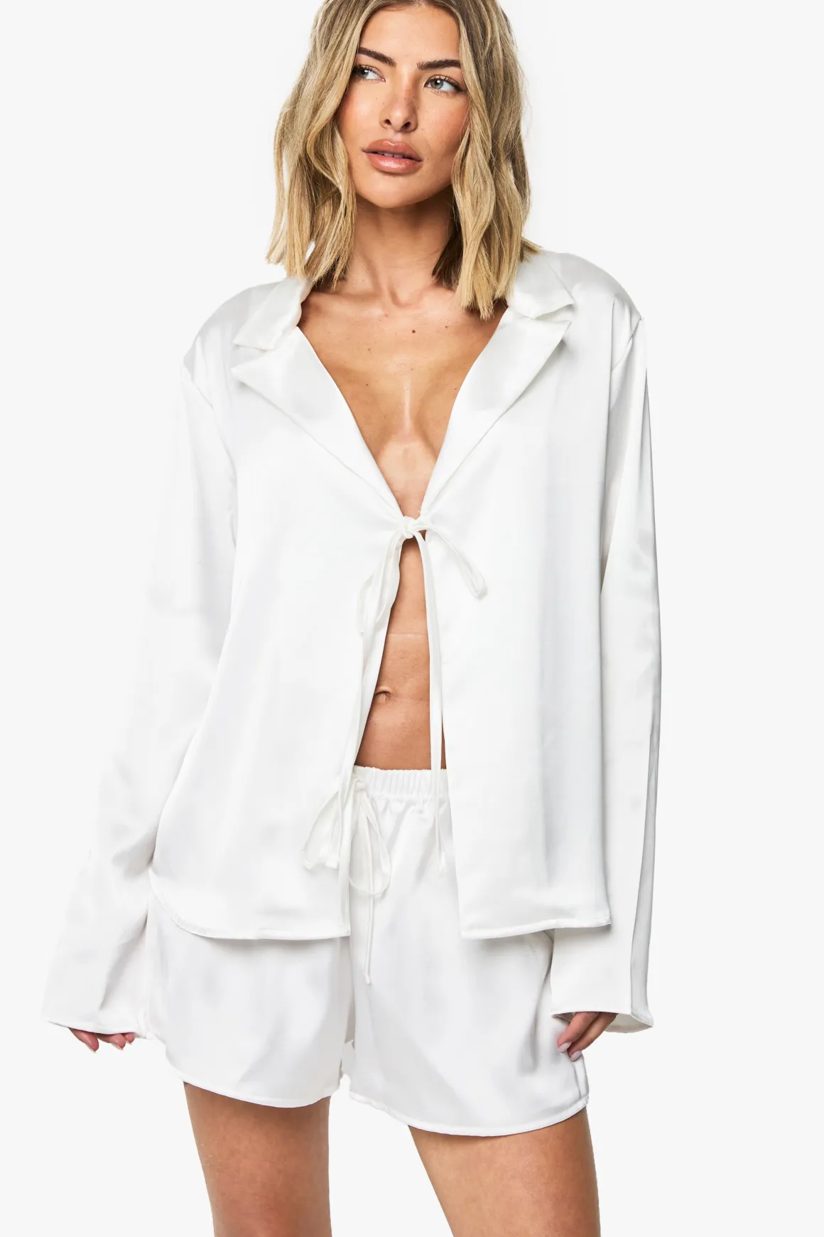 Chemise en satin de mariée