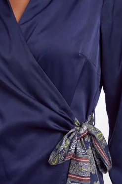 Chemise En Satin À Imprimé Avec Liens Latéraux