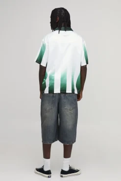 boohooMAN Chemise En Satin À Manches Courtes Coupe Oversize Avec Imprimé Sportif Homme<Homme Chemises